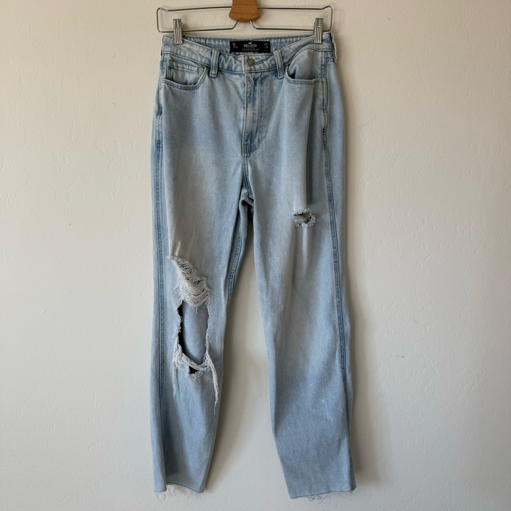 Hollister Boho Light Blue Distressed Stretch Ultra High Rise Mom Jeans Size 27